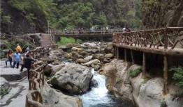 八泉峡爆料博主视频,博主带你探秘峡谷奇观